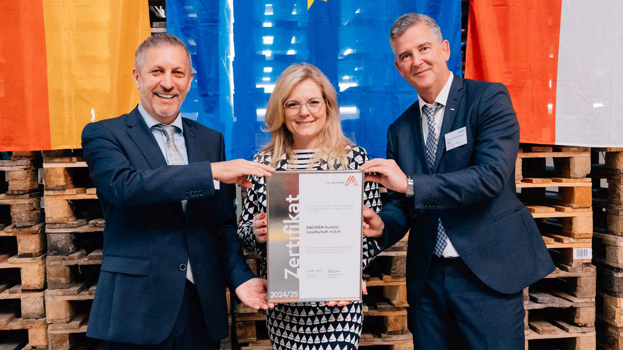 A partir da esquerda: Günter Hirschbeck, Managing Director European Logistics DACHSER Austria; Monica Rintersbacher, Managing Director da Leitbetriebe Austria; e Peter Deutschbauer, Managing Director Air & Sea Logistics DACHSER Eastern Europe and Austria